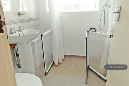 2 bedroom bungalow to rent - Photo 5