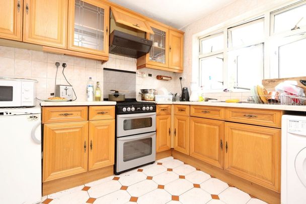 Room in a Shared Flat, Pennyfields, E14 - Photo 1