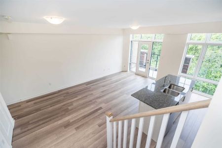For Lease - 18 Whitaker Way Unit# 449, Whitchurch-Stouffville, Ontario - Photo 3