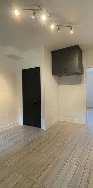 Ville-Marie - 4 1/2 Avec Parking + Cour - Photo 1