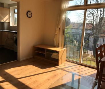 2 Bed Flat, Clive House, CR0 - Photo 3