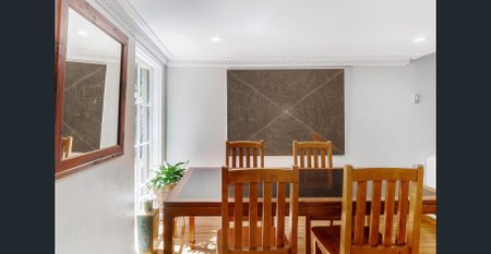 Charming freshly painted terrace nestled in sought out location - Photo 4