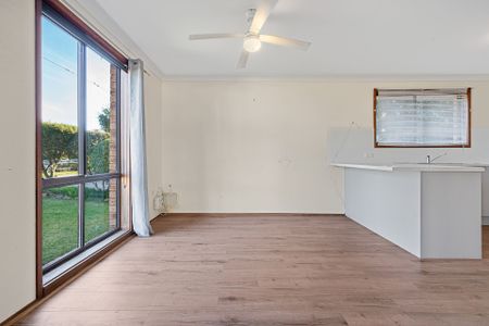 Family Home in Berkeley Vale - Photo 2