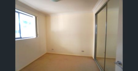 Handy locale with leafy outlook - Photo 4