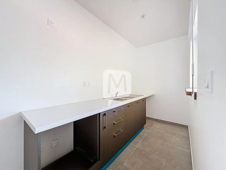 Location Appartement 2 pièces 40m² REMIRE MONTJOLY 97354 - Photo 4
