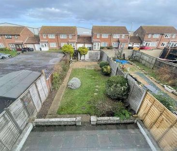 Arundel Road, BN10 - Photo 3