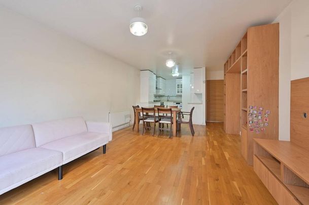 3 bedroom flat to rent - Photo 1