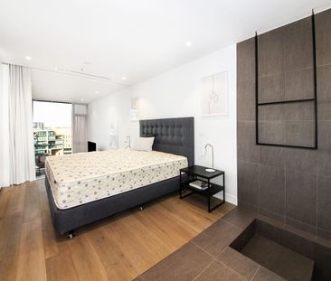 2 WEEKS RENT FREE - AMAZING VIEWS FULLY FURNISHED APARTMENT! - Photo 2