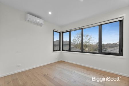 Your Family Home with Walking Distance to East Doncaster Secondary College - Photo 3