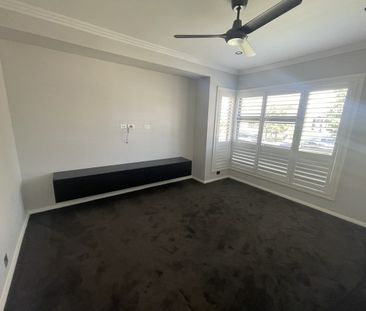MODERN HOME - GREAT LOCATION - Photo 1