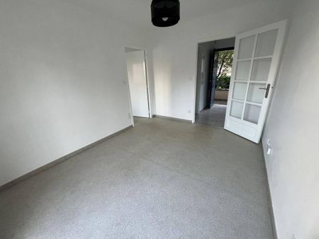 Location appartement t1 bis 2 pièces 32 m² à Rodez (12000) - Photo 2