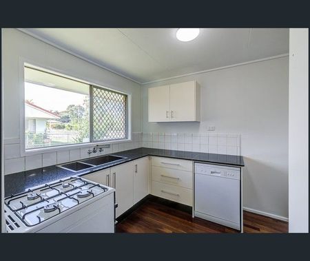 10 Anthony Street, Kingston QLD 4114 - House For Rent - $500 | Domain - Photo 3