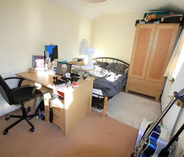 4 bedroom terraced house to rent - Photo 6