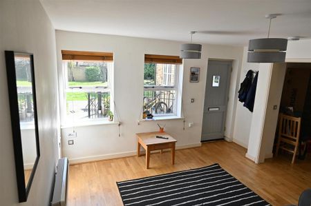 2 bedroom terraced house to rent - Photo 3