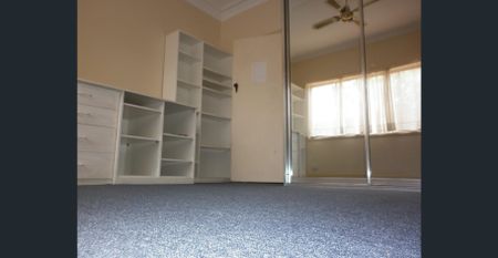 Three Bedroom Home- Quiet and Convenient Location! - Photo 5