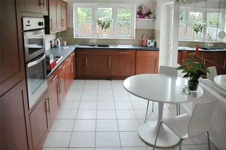 4 bedroom house to rent - Photo 4