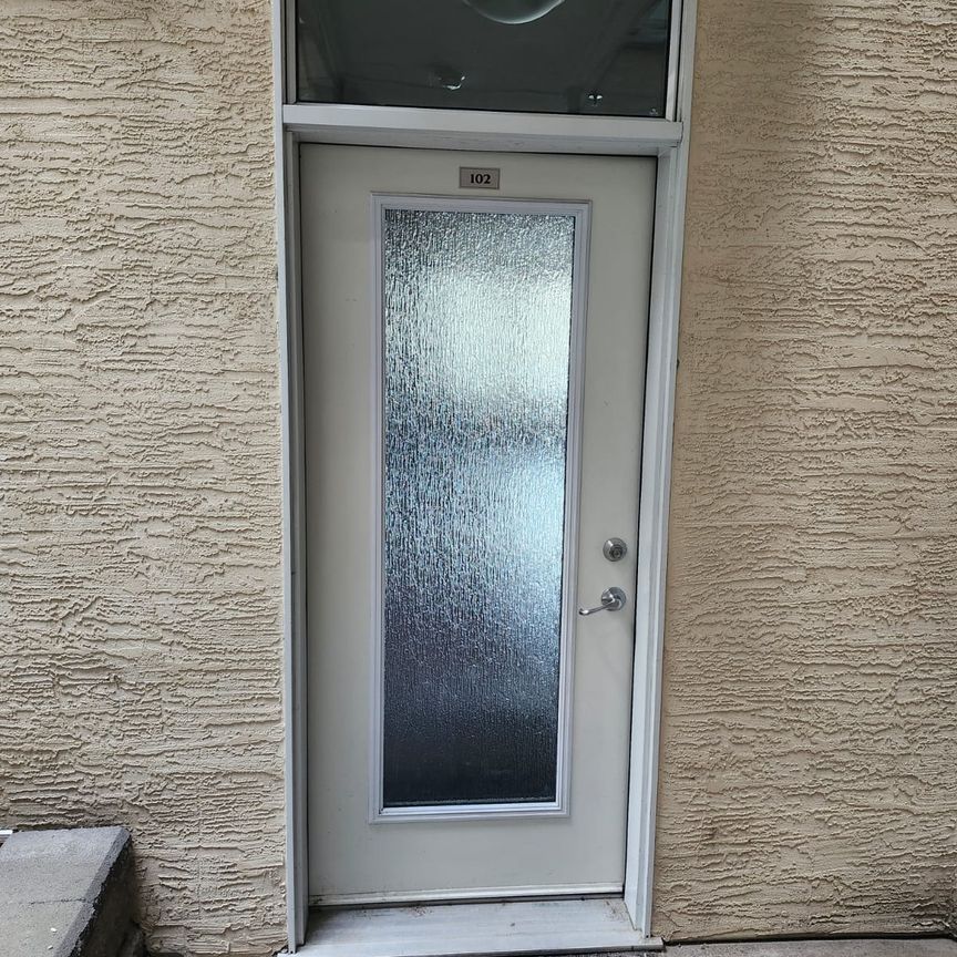 Spacious 2 Bedroom, 2 Bathroom Condo - Photo 1