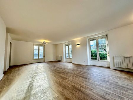 Appartement situé à Compiègne de 4 pièces en centre ville historique de 93.76 m2 - Photo 2