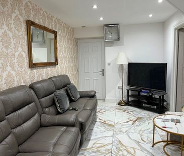 Room in a Shared House, Scarborough Street, E1 - Photo 2