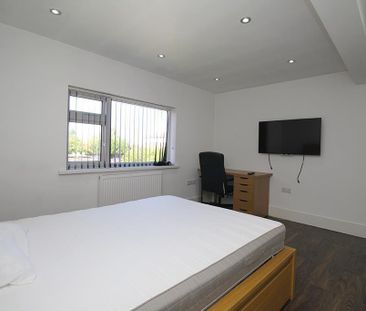 1 bedroom in a house share to rent - Photo 4