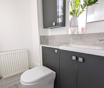 Upton, Woking, Surrey, GU21 - Photo 3