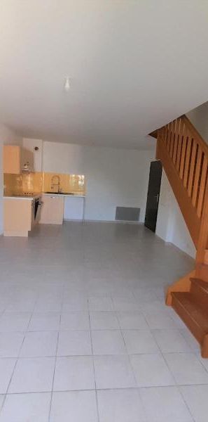 Location Appartement 2 pièces 50m² PERTUIS 84120 - Photo 1