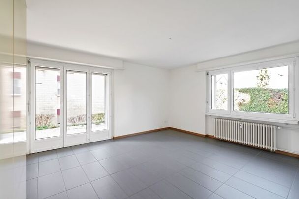 A modern and tax-advantaged home in the popular town of Bottmingen - Foto 1