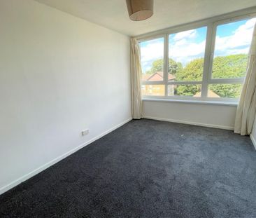 2 bedroom Flat To Let - Photo 6