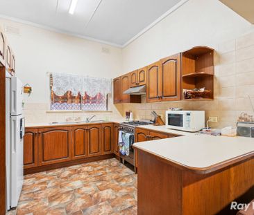 Fully Furnished Living in the Heart of Wagga Wagga - Photo 3