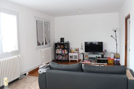 Location Appartement 3 pièces 69m² DECIZE 58300 - Photo 2