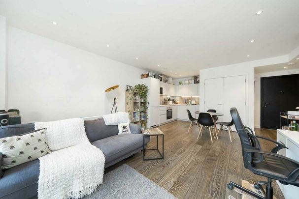 Albert Road, Maida Vale, NW6 - Photo 1