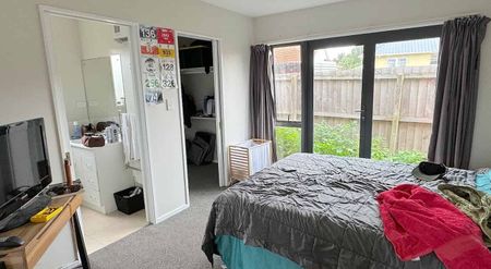 Standalone house in well sought after location - Photo 2