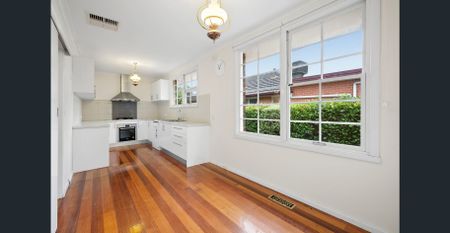 Convenient Location - Photo 3