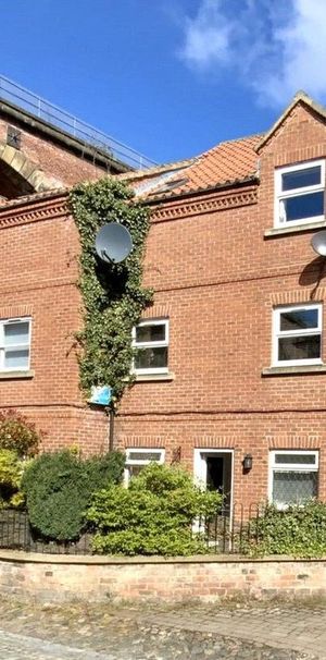 3 bedroom flat to rent - Photo 1