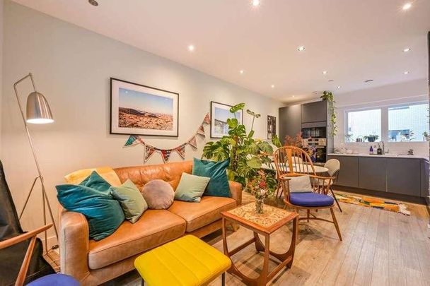 Wyke Road, Bow, E3 - Photo 1