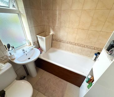 2 Bed Terraced House, Ingleton Road, N18 - Photo 6