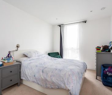 3 bedroom flat to rent - Photo 6