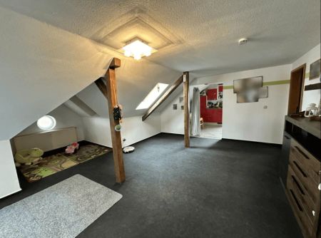 Gemütliche 3-Raum-Wohnung in ruhiger Lage mit EBK und Stellplatz - Photo 2