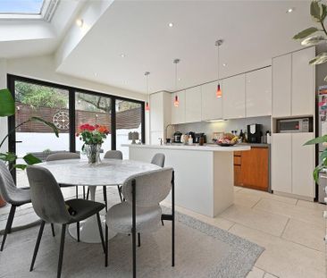 4 bedroom terraced house to rent - Photo 1