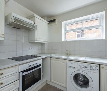 Available unfurnished now - Photo 1