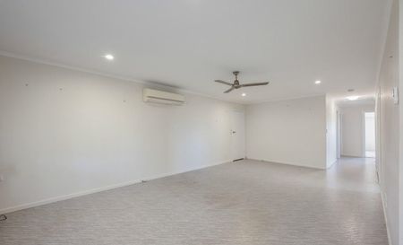 Spacious 3 Bedroom Family Home with Large Shed and Rumpus Room - Photo 4