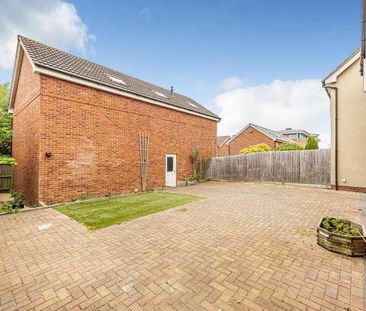 Moredon Road, Nightingale Rose, SN2 - Photo 1