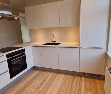 Renoveret lejlighed med privat altan - Foto 5