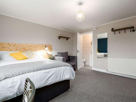 1 bedroom in a house share to rent - Photo 3