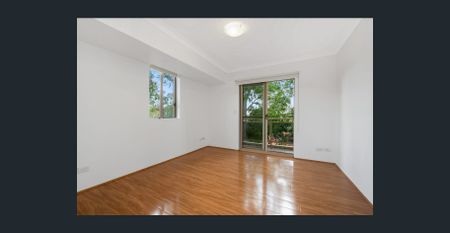 Lifestyle & Location Combined in This Spacious Castle Hill Apartment! - Photo 5