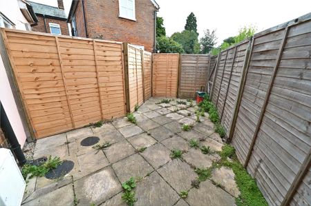 2 bedroom terraced house to rent - Photo 4