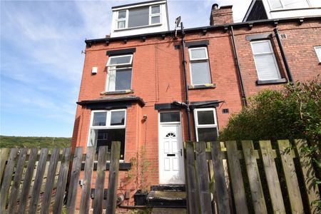 10, Woodville Grove, Horsforth, Leeds, LS18 5BX - Photo 3