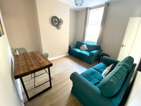 3 bedroom terraced house to rent - Photo 1