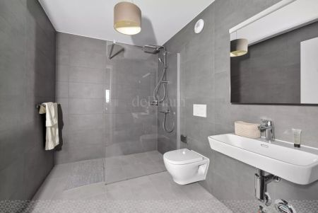 4.5 pièces neufs avec loggia et balcon - Photo 5