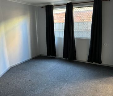 QUAINT HOME IN A CENTRAL LOCATION - Photo 5